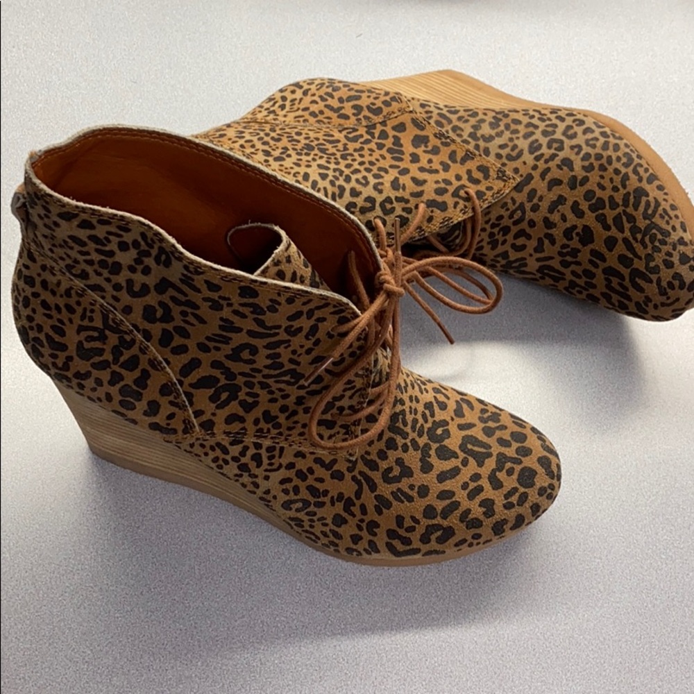 NWT Lucky Brand leopard print wedges